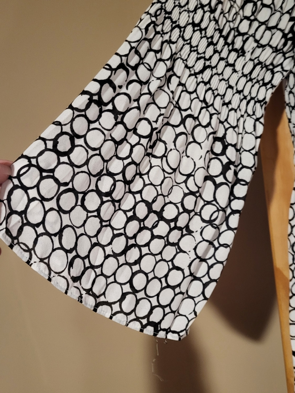 Black & White Womens Flowey And Super Light And Comfortable Shirt.
